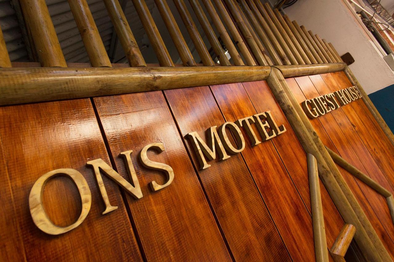 Ons Motel & Guest House Mahébourg Buitenkant foto